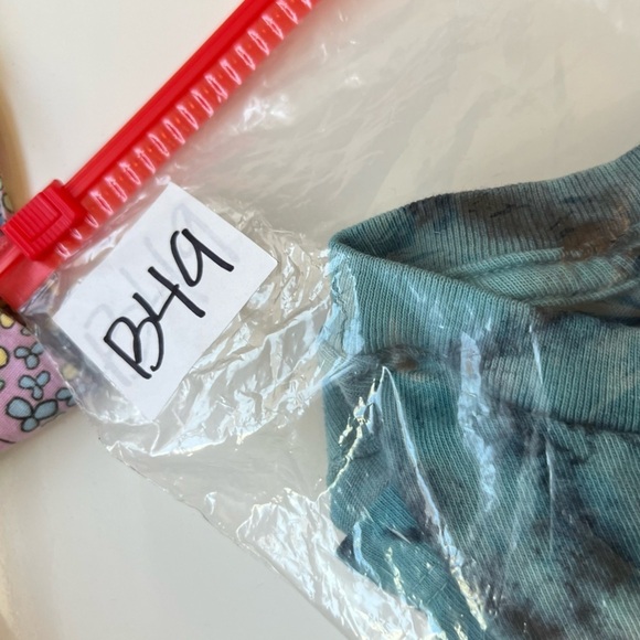 Santa Cruz Tie Dye Spiral Strip Hand T-Shirt in Dark Rainbow- Size Medium - Picture 13 of 13